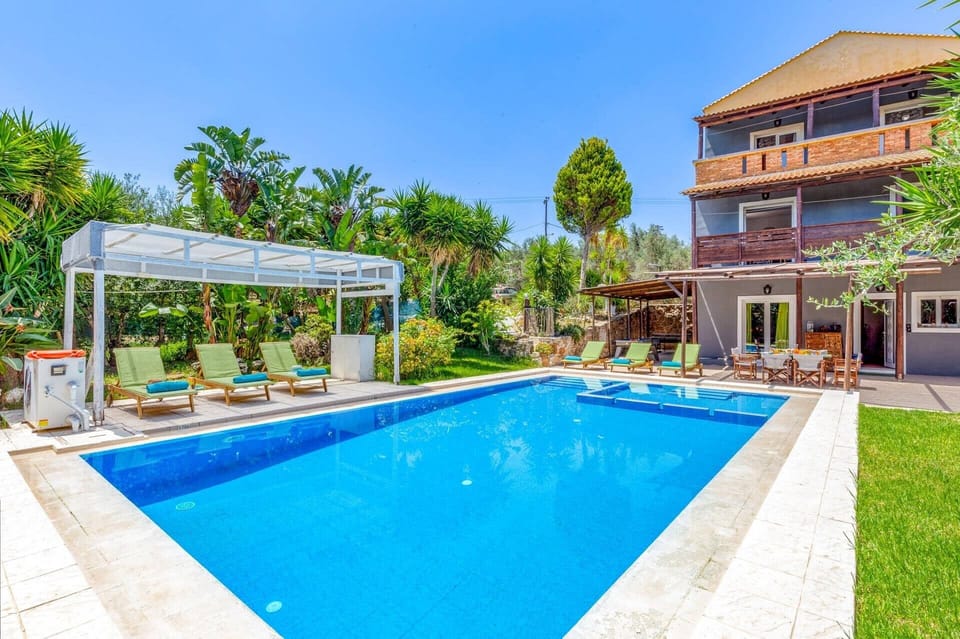 Villa Liostasi image