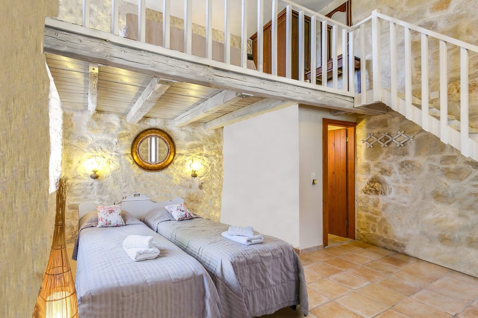 Villa Minos image