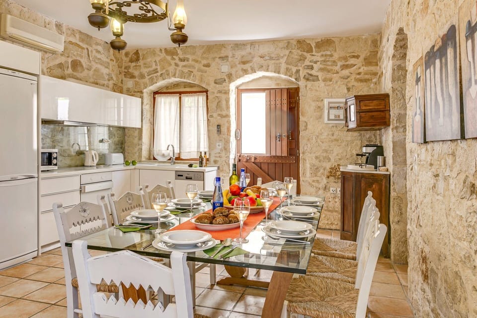 Villa Minos image