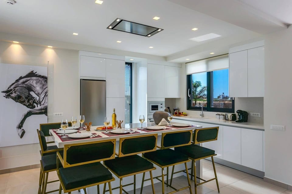 Villa Mariba White image