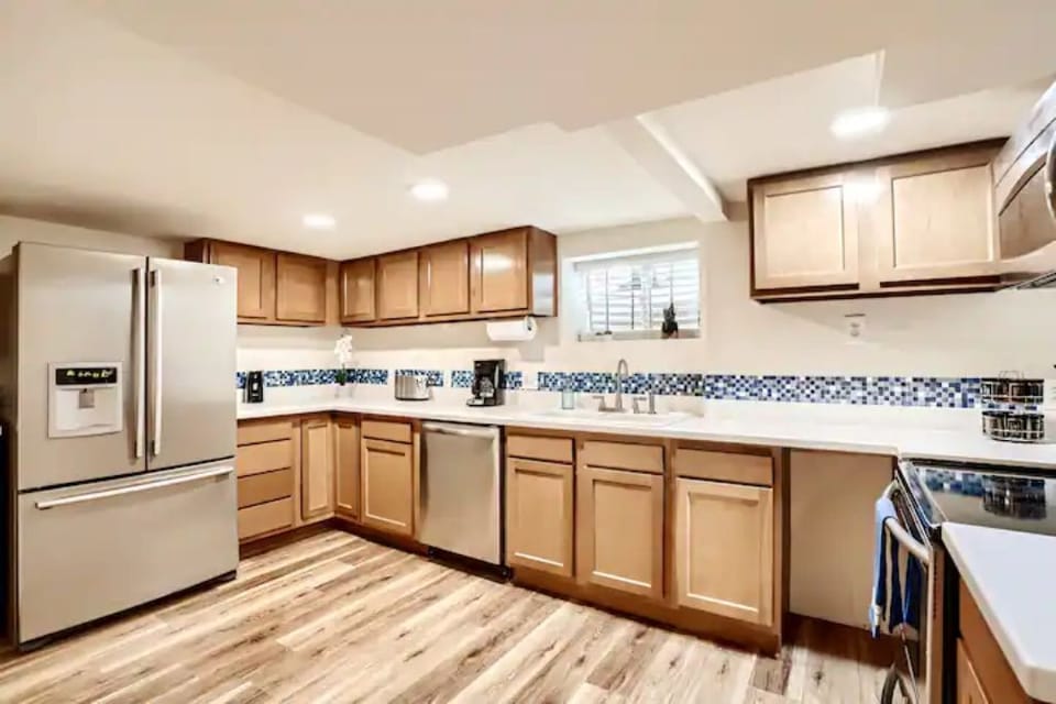 full kitchen, newly built, well-stocked