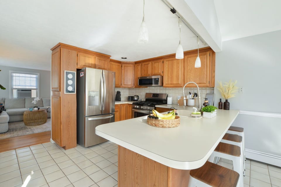 Full Kitche. Gas oven. 