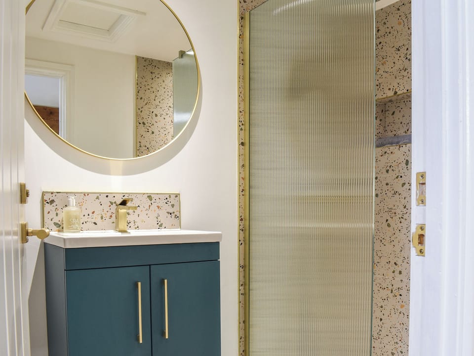 Shower room | Barn Owls Nest - Stubley Hollow Farm, Dronfield