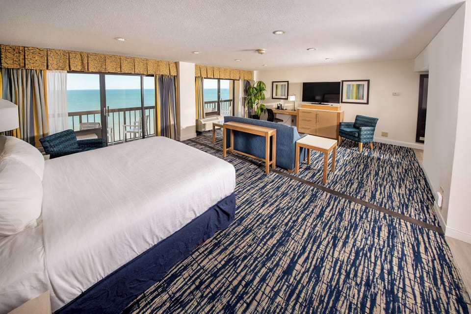 Executive Studio Suite, 1 King Bed with Sofa bed, Oceanfront (Large Deluxe Room) | In-room safe, iron/ironing board, rollaway beds, free WiFi