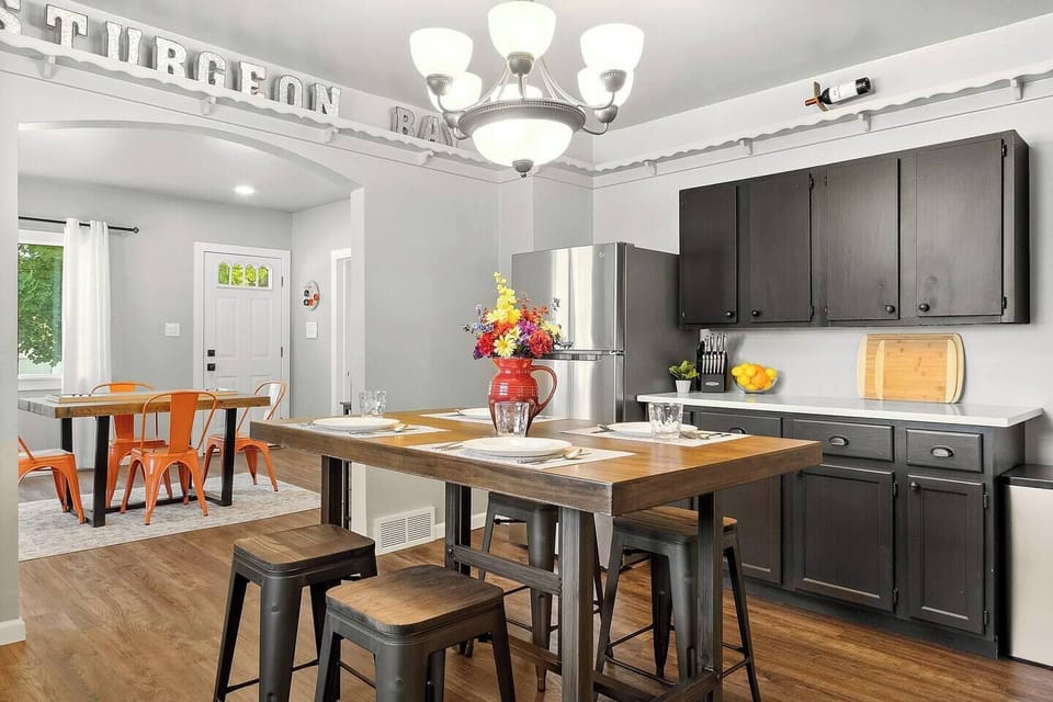 Tons of cabinet and counter space are a highlight of the kitchen.  The new quartz counters are beautiful.