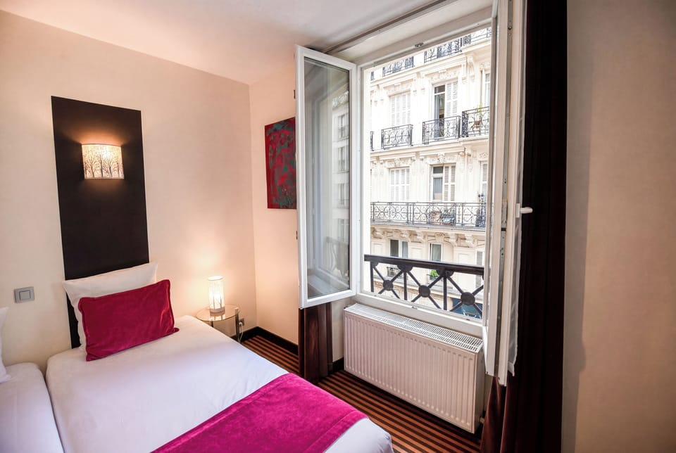 Superior Room | In-room safe, individually decorated, individually furnished, desk