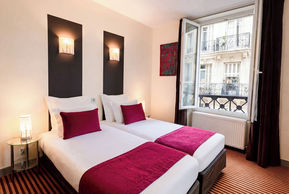 Superior Room | In-room safe, individually decorated, individually furnished, desk