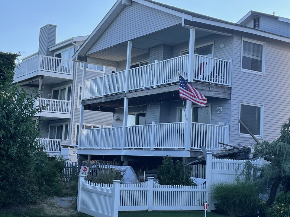 4013 Ocean rear view