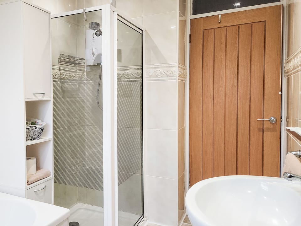 Bathroom | Seven Seasons, Plains, near Glasgow
