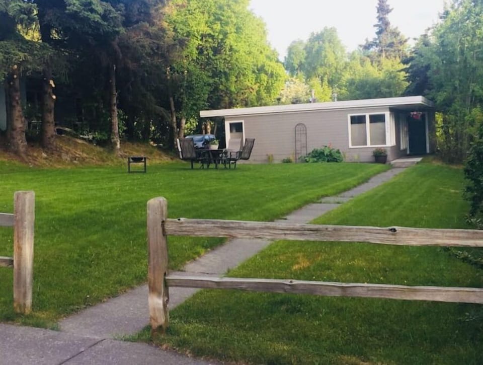 Front yard & walkway