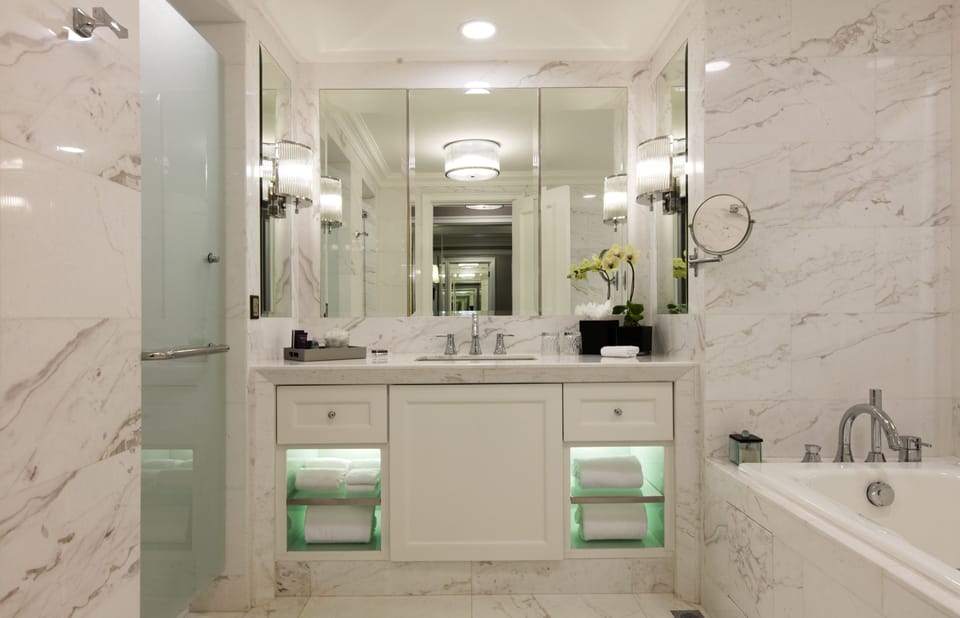 Separate tub and shower, deep soaking tub, rainfall showerhead