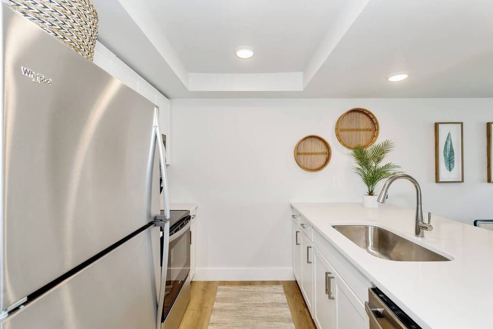 Unleash your culinary creativity in our fully equipped kitchen. From gourmet feasts to cozy breakfasts, every meal becomes a masterpiece in this culinary haven. 🍳🍽️ #KitchenMagic #CookingAdventure #SavorTheFlavors