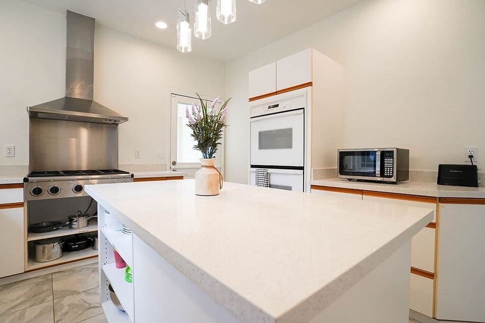 Double oven and six burner range