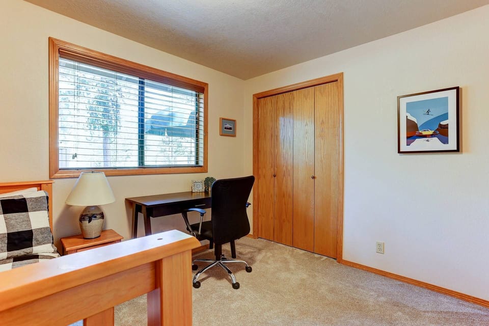 "Great home for our family, quick walk or bike ride to the market, fully equipped kitchen, comfortable beds!" - Lorin