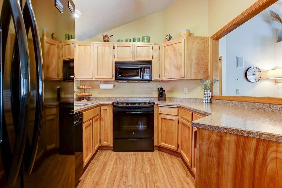 "Property was great. Kitchen has everything you need (including coffee grinder). Bathrooms were clean and in good working order." - Grant