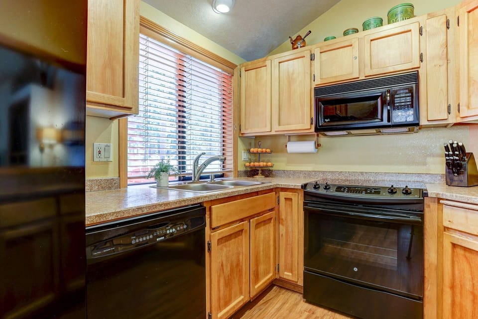 Cook a delicious meal in this fabulous kitchen.