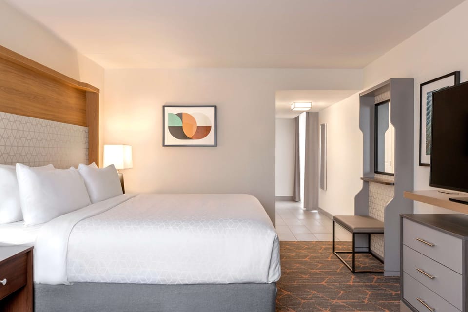 Studio, 1 King Bed with Sofa bed | Premium bedding, down comforters, desk, laptop workspace