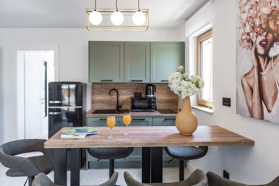 Family Apartment, 3 Bedrooms, Sea View | Private kitchen | Fridge, microwave, stovetop, dishwasher