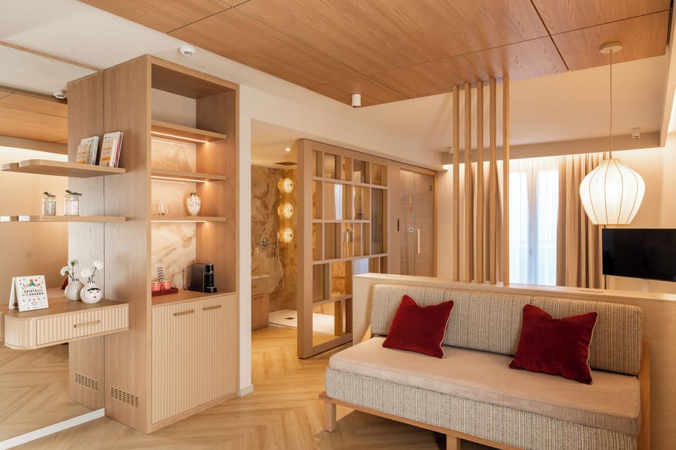 SOULFUL Suite, Front Sea View | Premium bedding, down comforters, in-room safe, desk