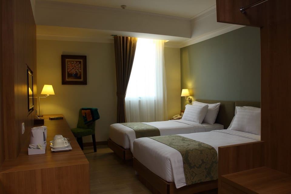 Deluxe Twin Room | Desk, free WiFi
