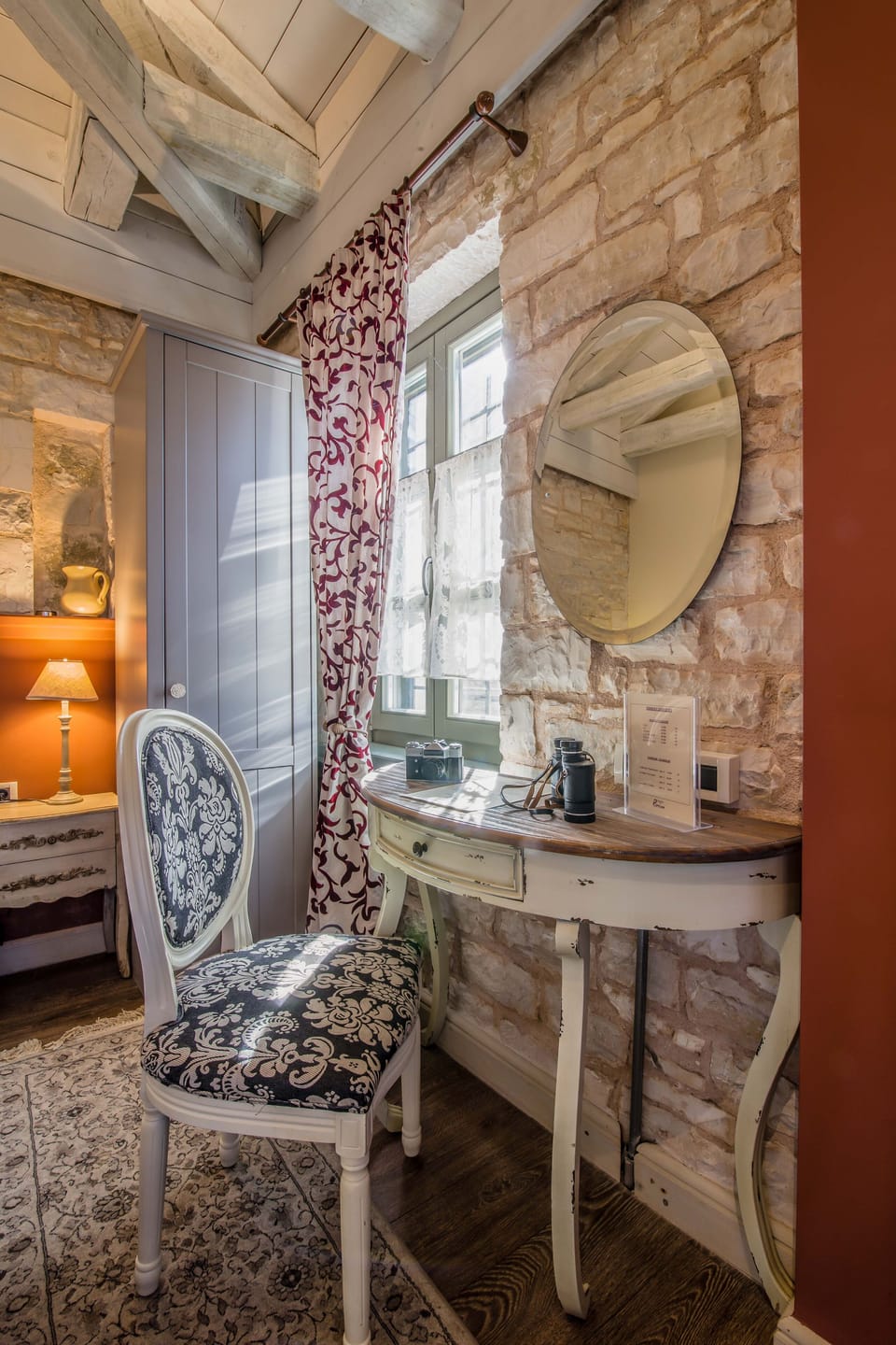 Premier Suite, Fireplace, Mountain View (Love) | Premium bedding, down comforters, pillowtop beds, minibar