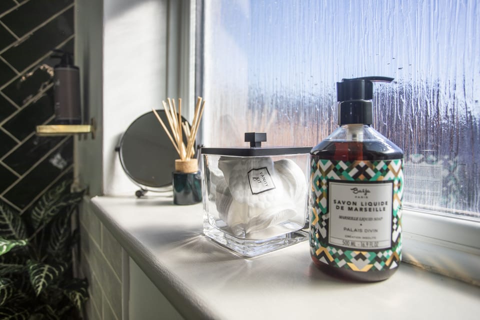 Bathroom amenities