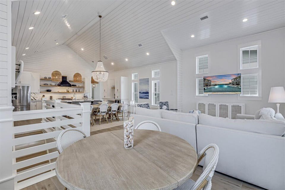 2nd Floor, Additional Dining