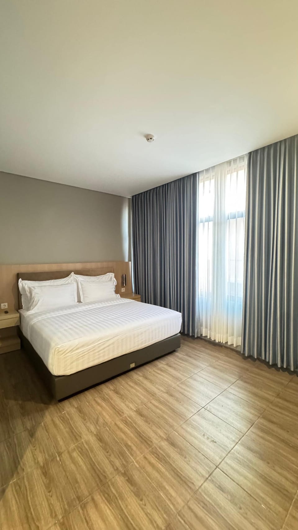 Deluxe Room | In-room safe, desk, soundproofing, free WiFi