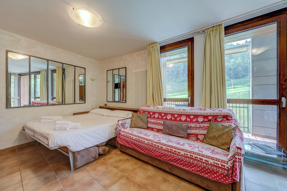 Family Studio, Mountain View (La Marmotta Campo Smith on the Ski) | Soundproofing, free WiFi, bed sheets