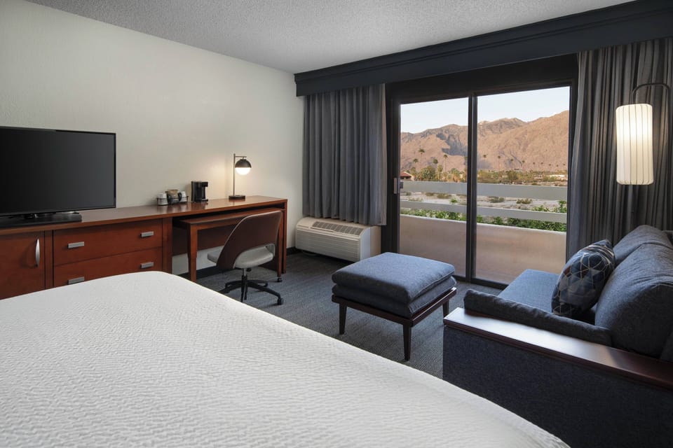 Premium bedding, in-room safe, desk, laptop workspace