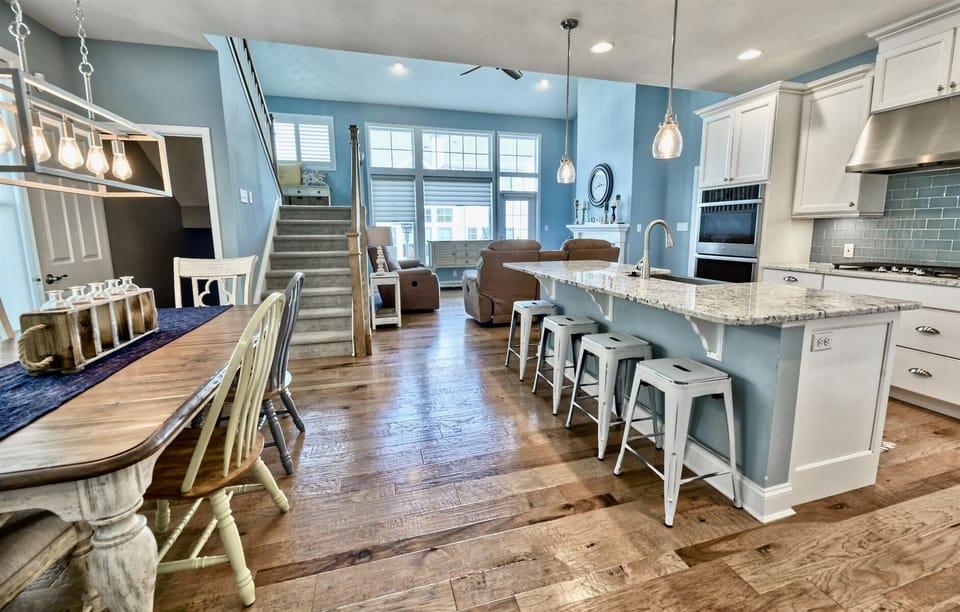 Large gourmet kitchen with seating for 4