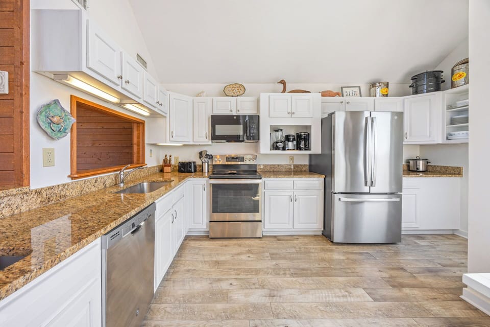 Surf or Sound Realty - 1022 - Stella Maris - Kitchen -1