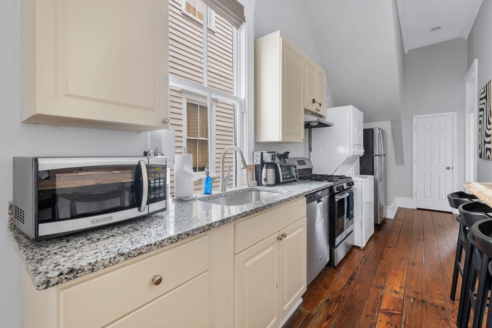 Full Kitchen