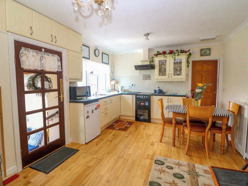 Cottage | Interior
