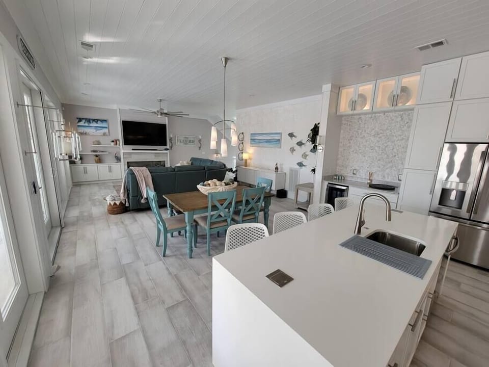 Open kitchen/dining/living room