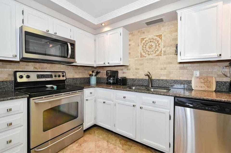 Condo, Multiple Beds, Private Pool, Beach View | Private kitchen | Fridge, microwave, oven, stovetop
