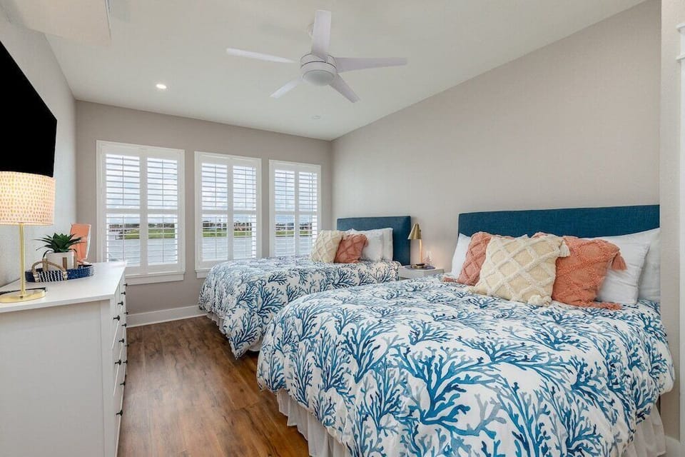 First Bedroom Downstairs w/ 2 Queens, Views of Little Bay & Private Full Bath