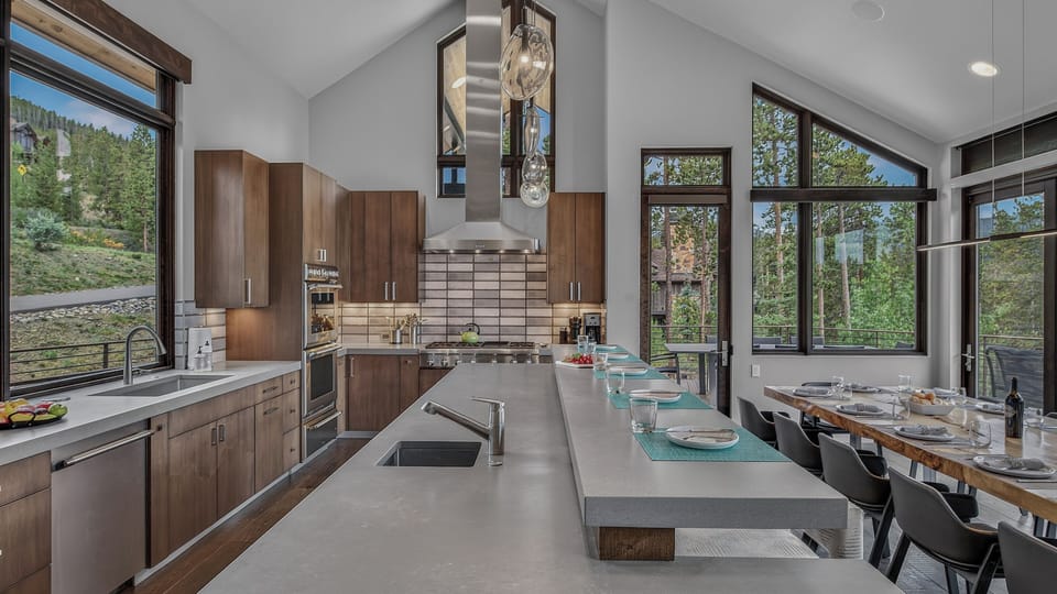 Kitchen, Main Level - Island with surrounding countertops