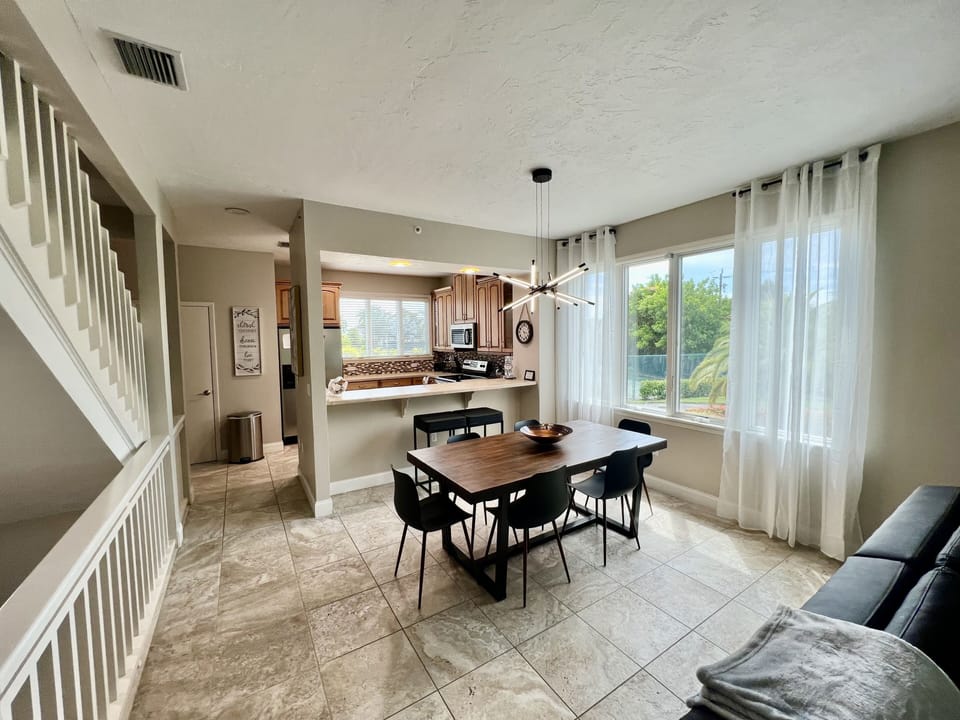Dining overview 