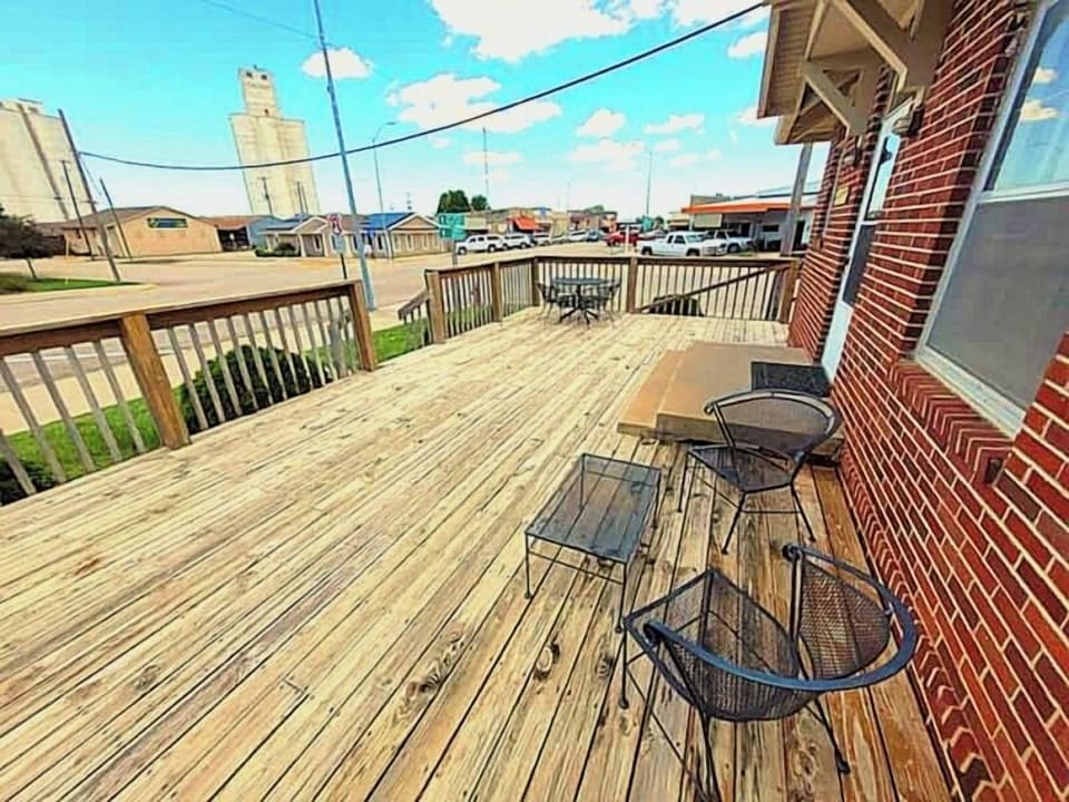 Large Front Deck