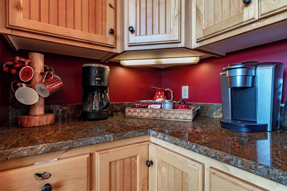 Coffee, tea and hot chocolate. Drip and Keurig coffee pots 