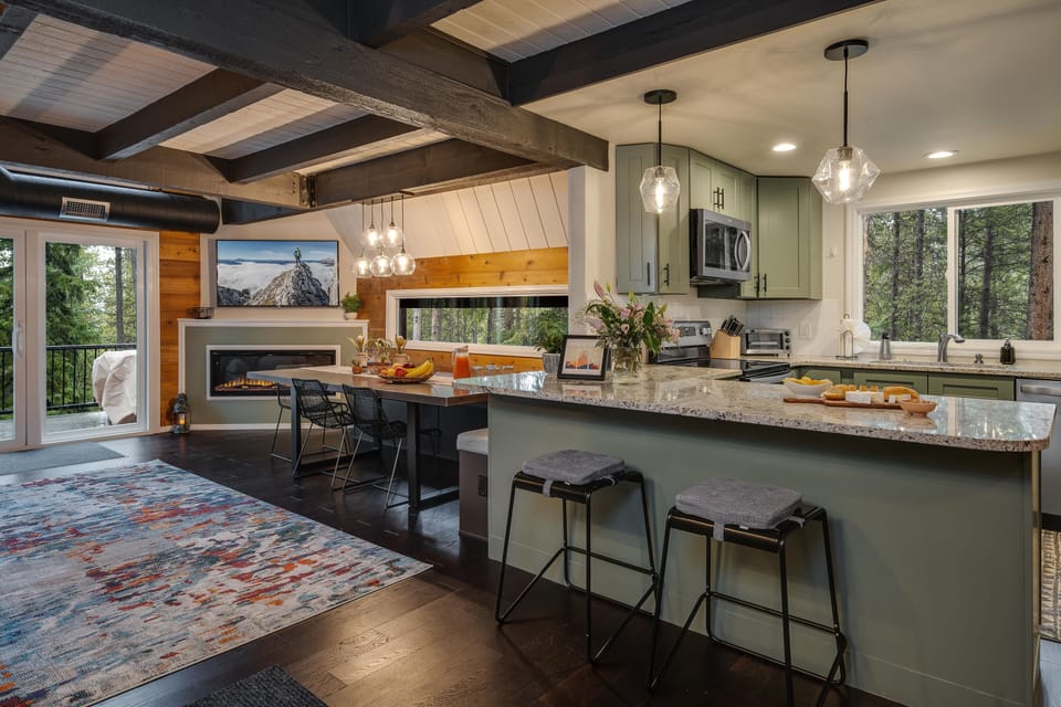 Perfect spot for group- large sunny chef's kitchen, with a breakfast bar + nook 