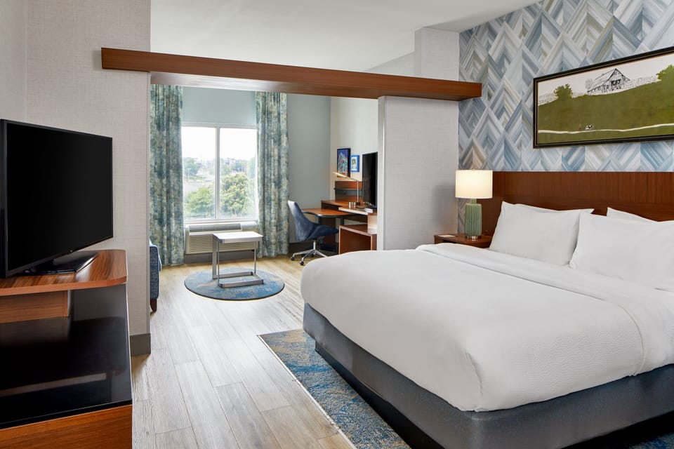 In-room safe, desk, laptop workspace, soundproofing