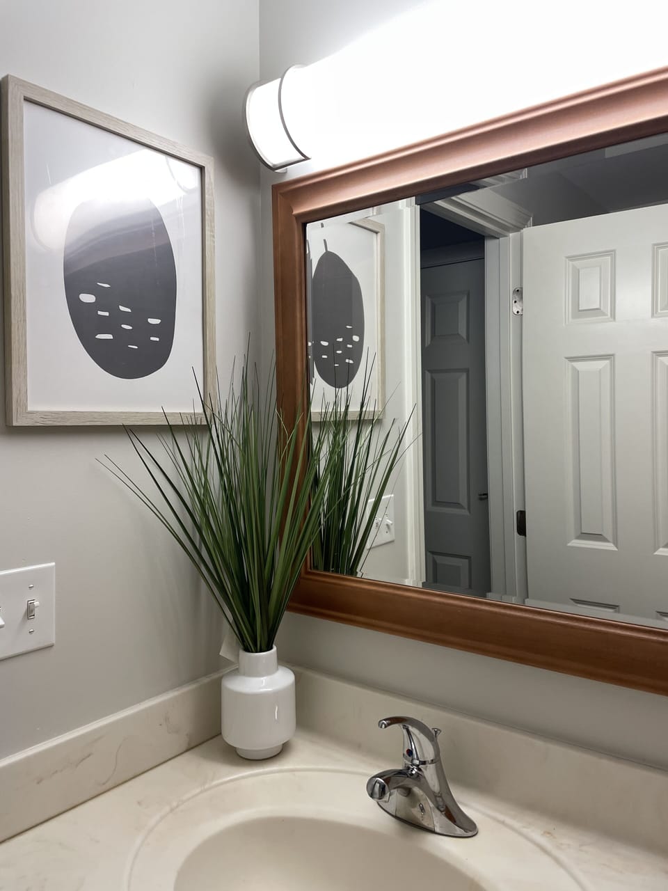 Brand New Condo! Sleeps 6, Full kitchen, Walk to Beach/Town, Pools, Grill, Yard Apartment in Ogunquit