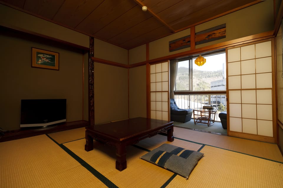 Japanese Style 13-17sqm, Shared Bathroom and Toilet, 5 people max | Free WiFi