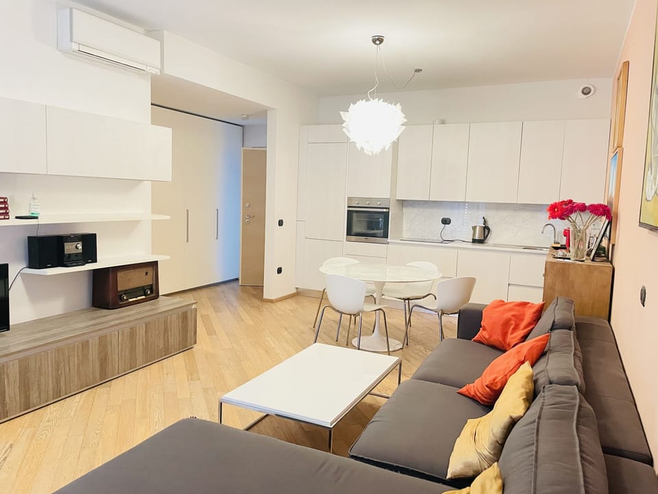Design Apartment, 2 Bedrooms | Living area | 40-cm Smart TV with satellite channels, TV