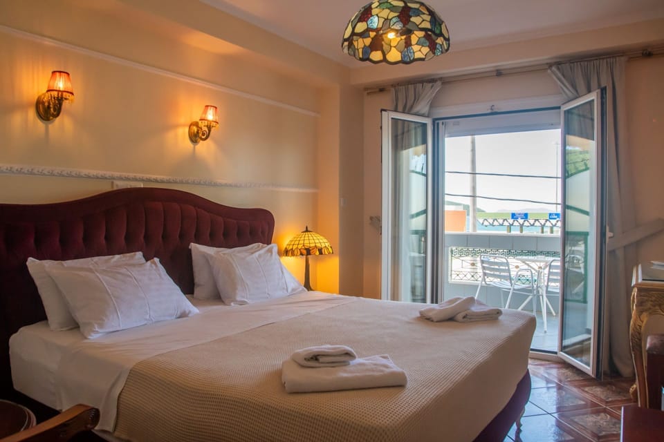 Deluxe Double Room, 1 Queen Bed | Premium bedding, in-room safe, individually decorated