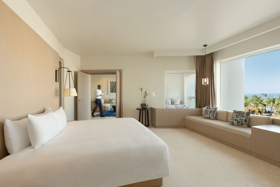 Ocean Front Grand Butler Suite | Premium bedding, down comforters, pillowtop beds, minibar