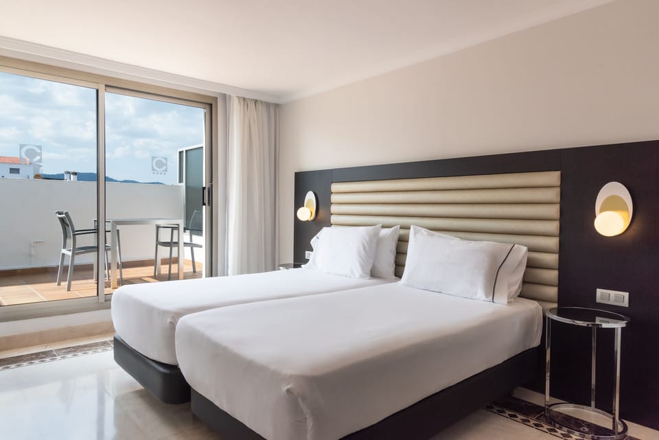 Double or Twin Room, Terrace | Minibar, in-room safe, desk, iron/ironing board