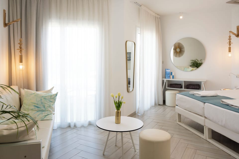 Premium bedding, in-room safe, blackout drapes, iron/ironing board
